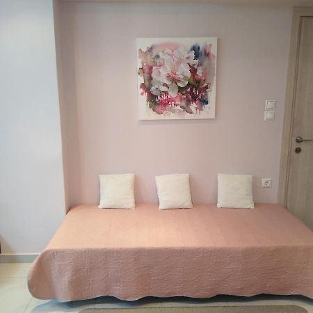 Ήσυχο Σπίτι Στη Ναύπακτο Apartment นาฟปาคตอส ภายนอก รูปภาพ